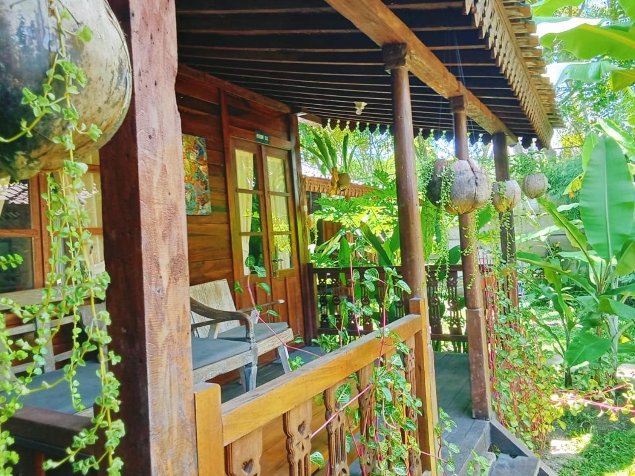 Tahlia'S Villa Sorongjukung Buitenkant foto