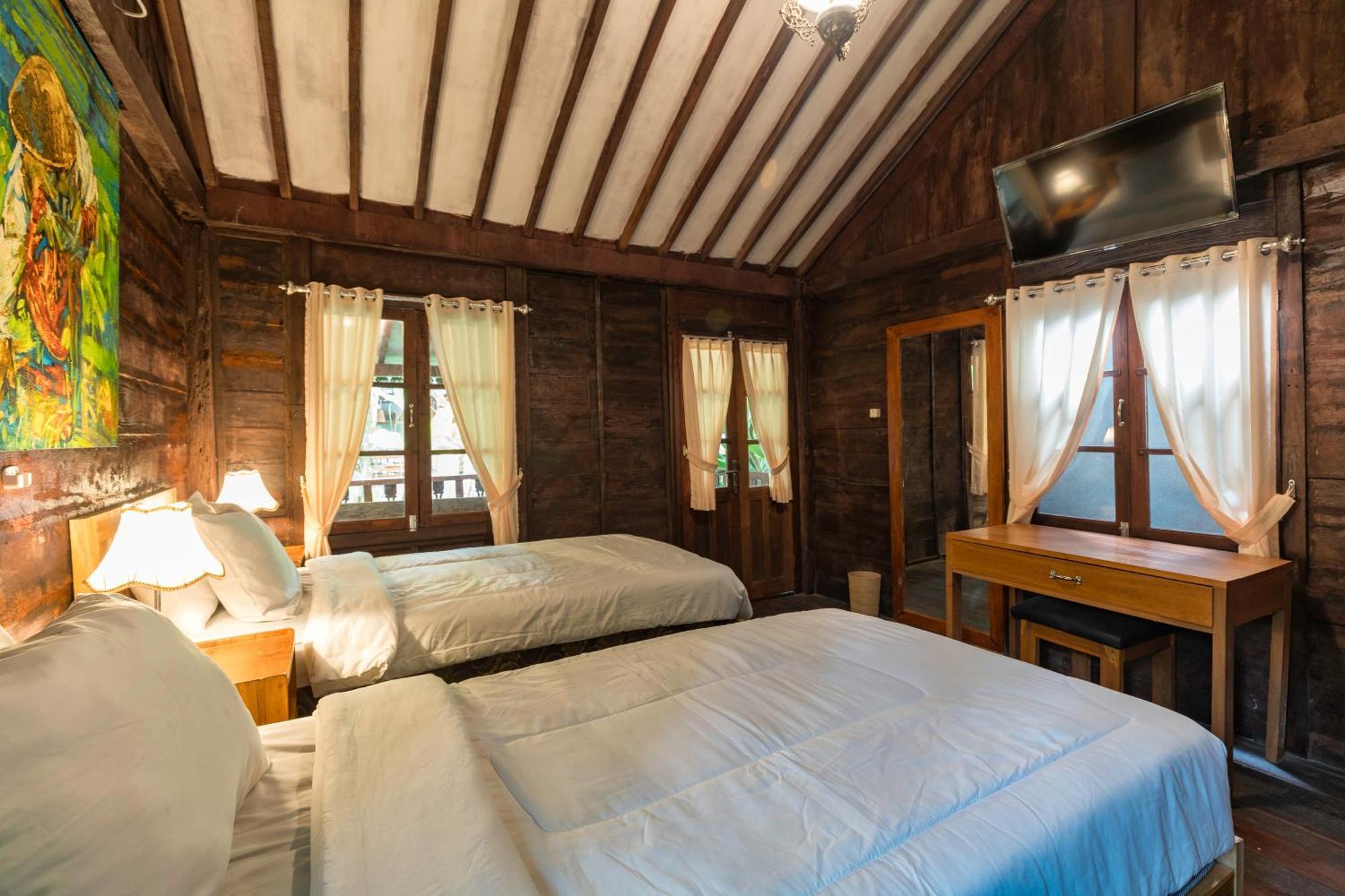 Tahlia'S Villa Sorongjukung Buitenkant foto
