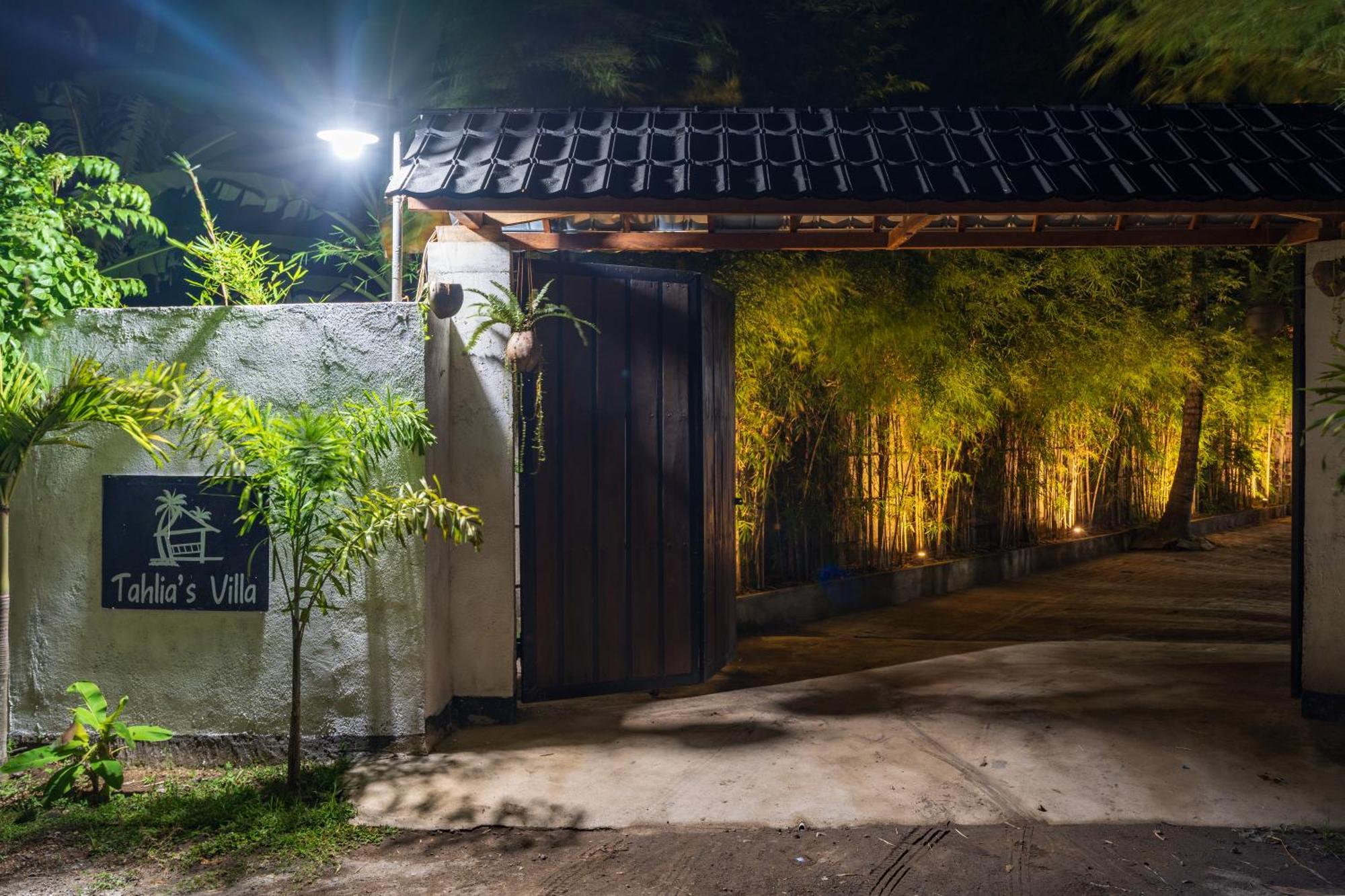 Tahlia'S Villa Sorongjukung Buitenkant foto