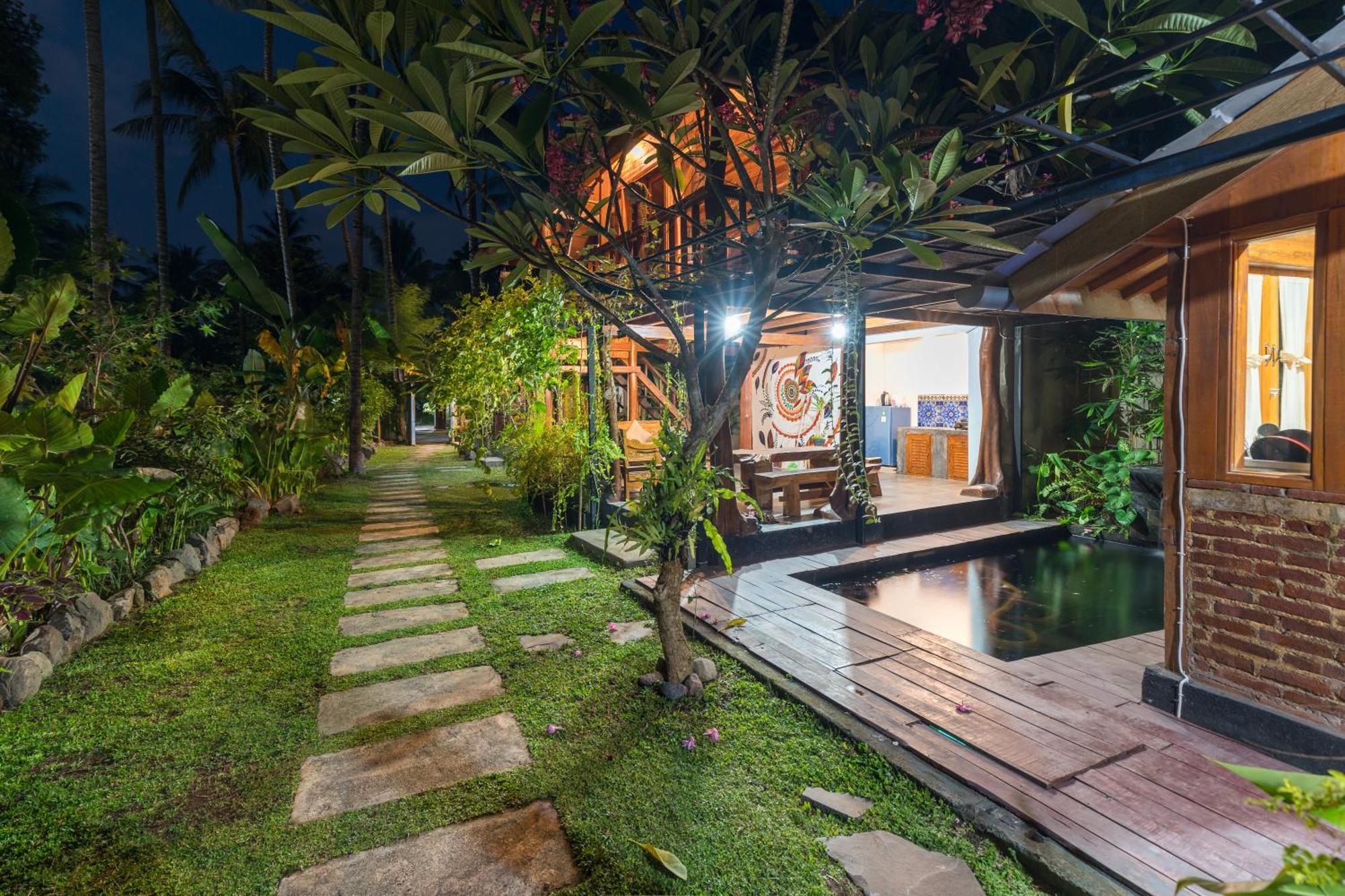 Tahlia'S Villa Sorongjukung Buitenkant foto