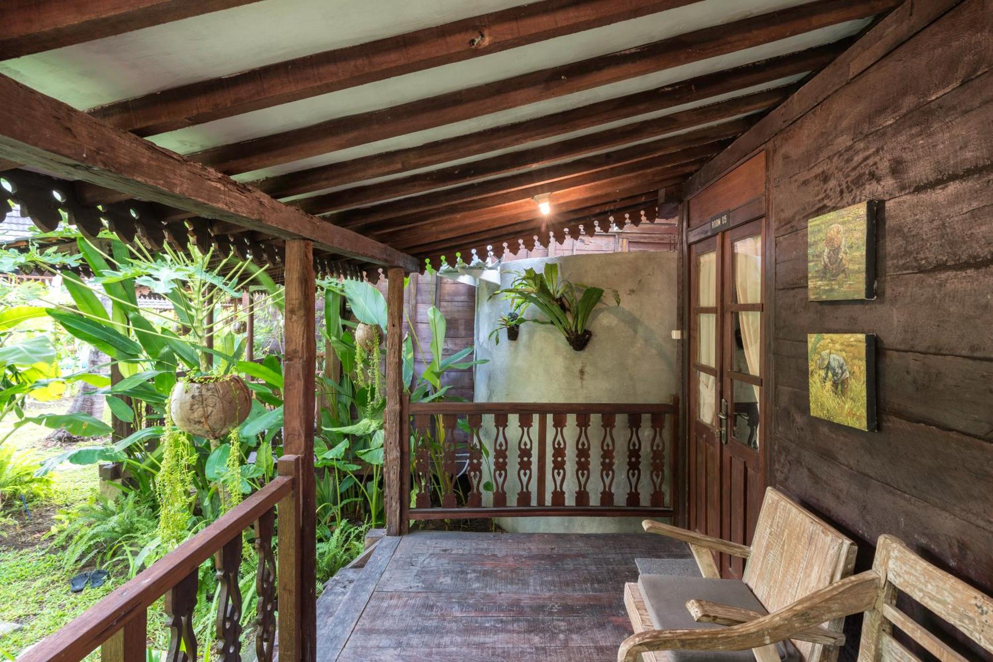 Tahlia'S Villa Sorongjukung Buitenkant foto