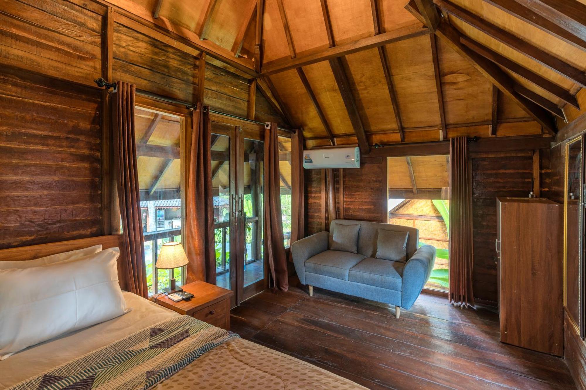 Tahlia'S Villa Sorongjukung Buitenkant foto