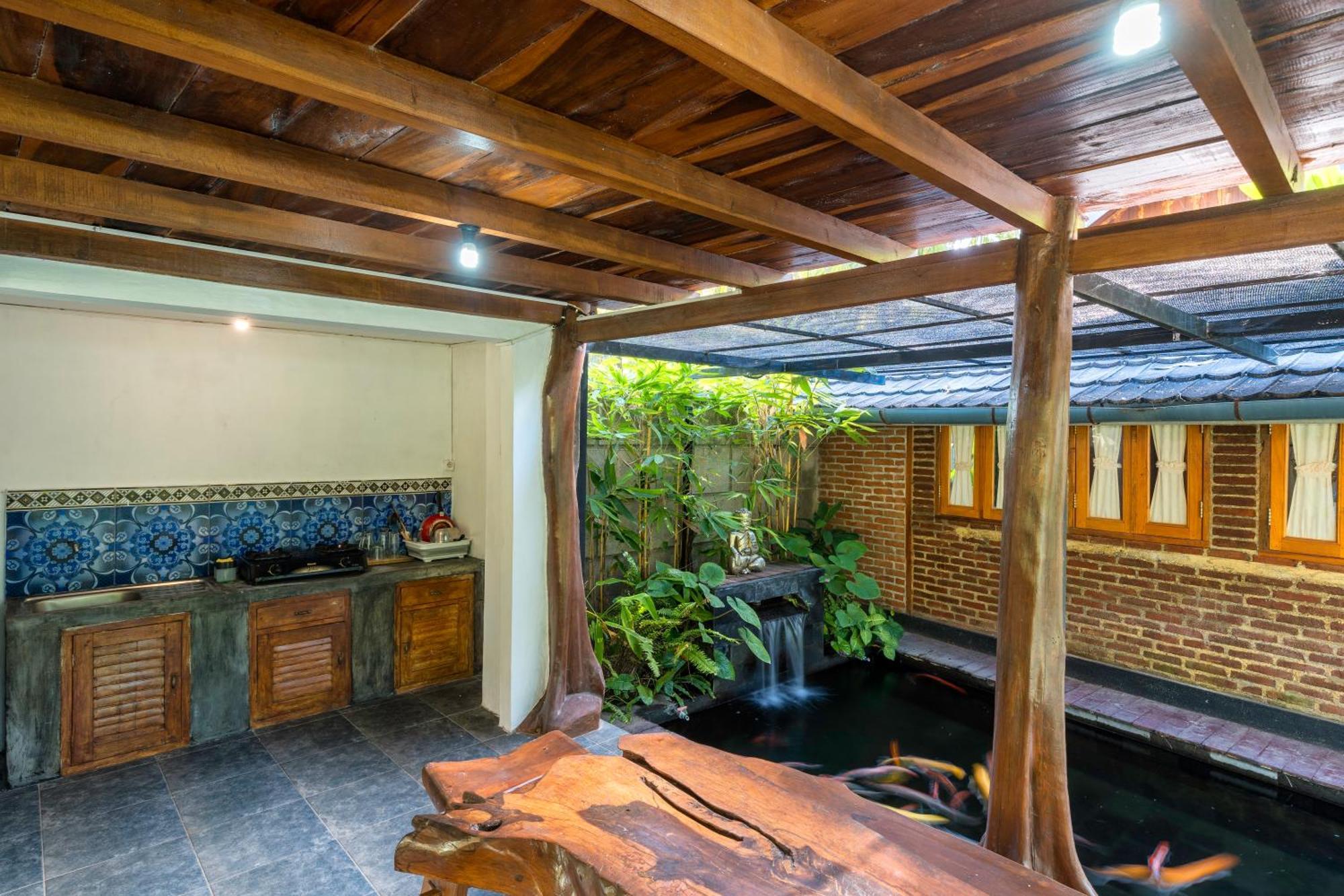 Tahlia'S Villa Sorongjukung Buitenkant foto